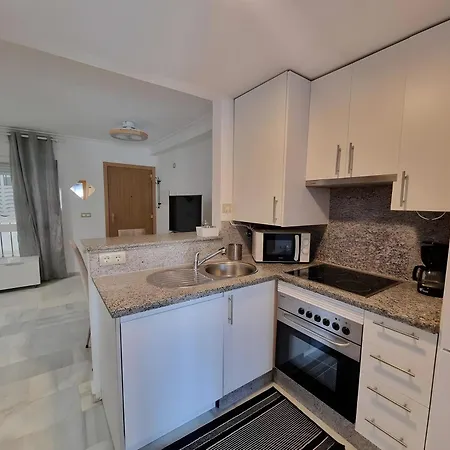 アパート Centrally Located Penthouse A103 フエンヒロラ