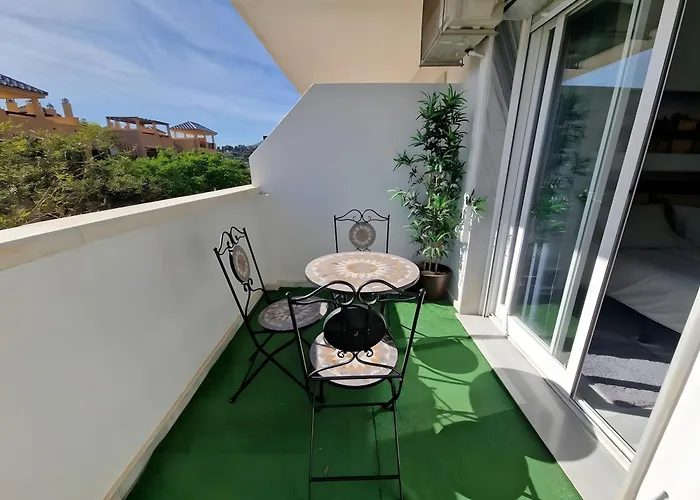 アパート Centrally Located Penthouse A103 フエンヒロラ