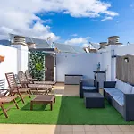 Centrally Located Penthouse A103 Lägenhet