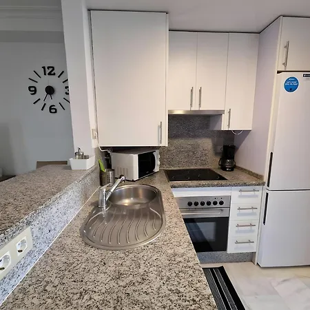 Centrally Located Penthouse A103 דירה *