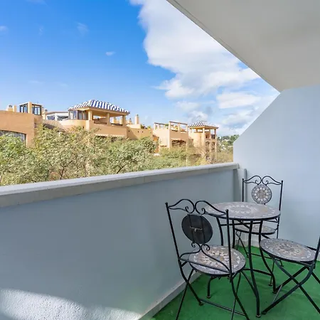 Centrally Located Penthouse A103 Lägenhet *