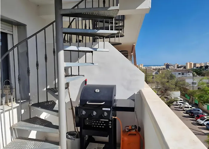 Centrally Located Penthouse A103 דירה