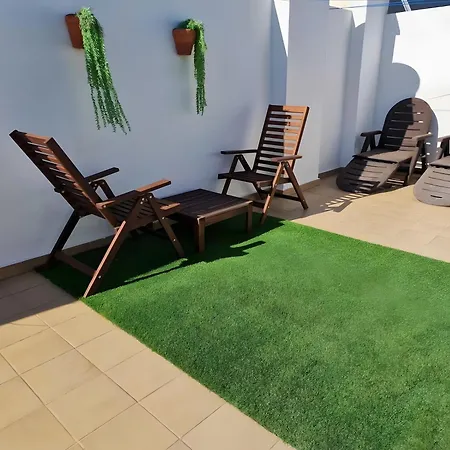 Centrally Located Penthouse A103 Lägenhet *