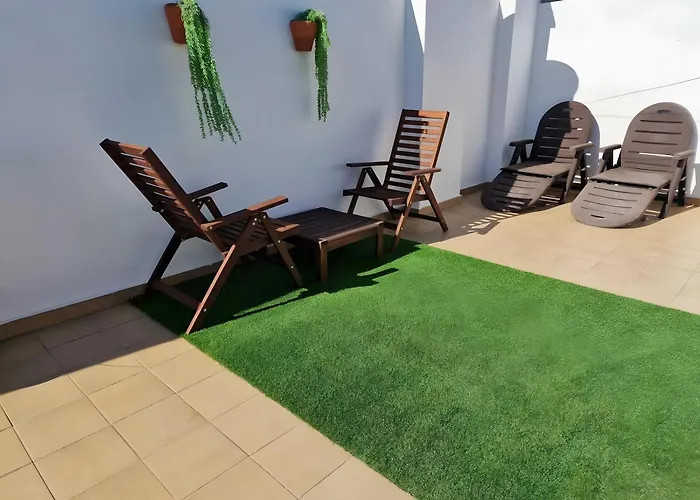 Centrally Located Penthouse A103 Lägenhet *